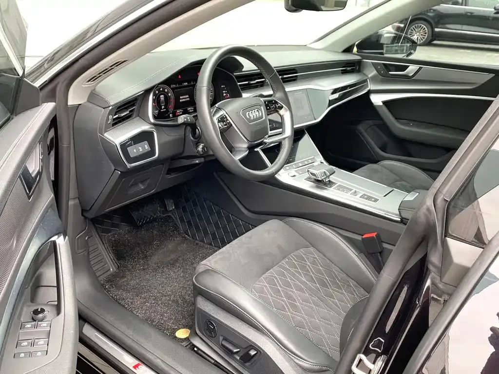 Audi A7L — фото 6