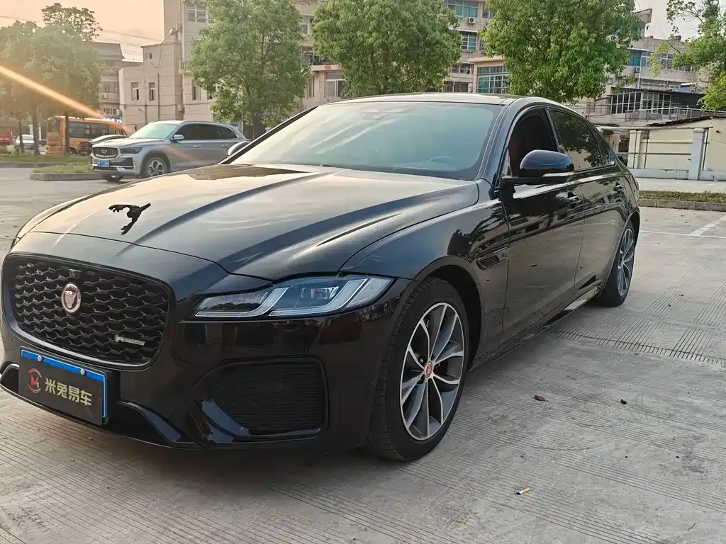 Jaguar XFL — фото 1