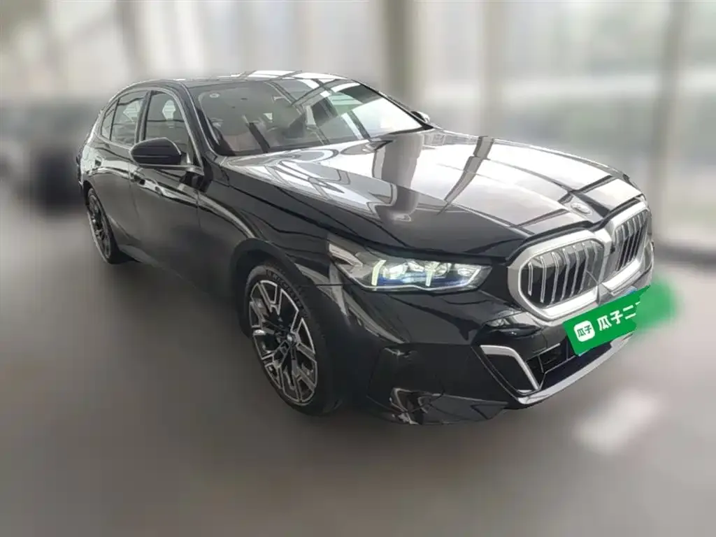 BMW 5 Series — фото 10