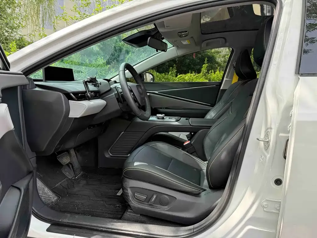 Toyota bZ5 2025 из CN, фото 7