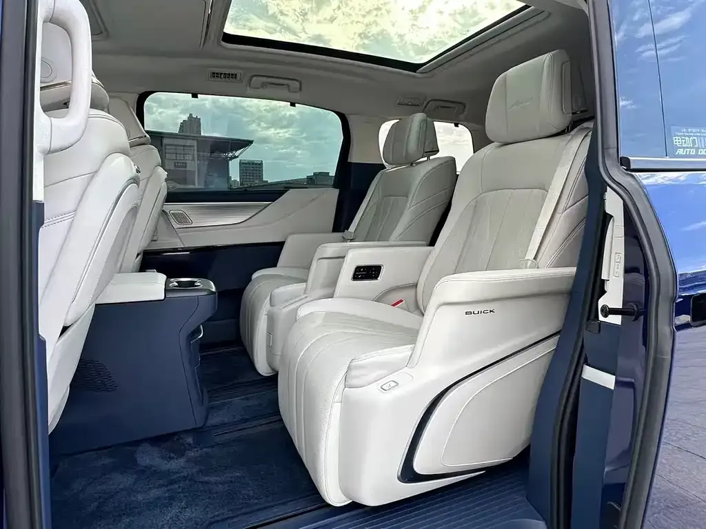 Buick GL8 Hybrid — фото 2