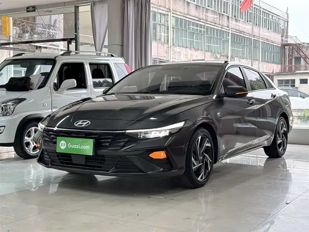 Hyundai Elantra — фото 6