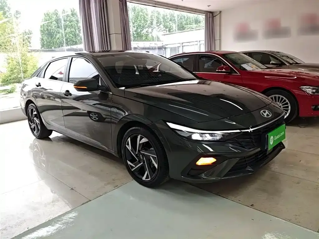 Hyundai Elantra — фото 8