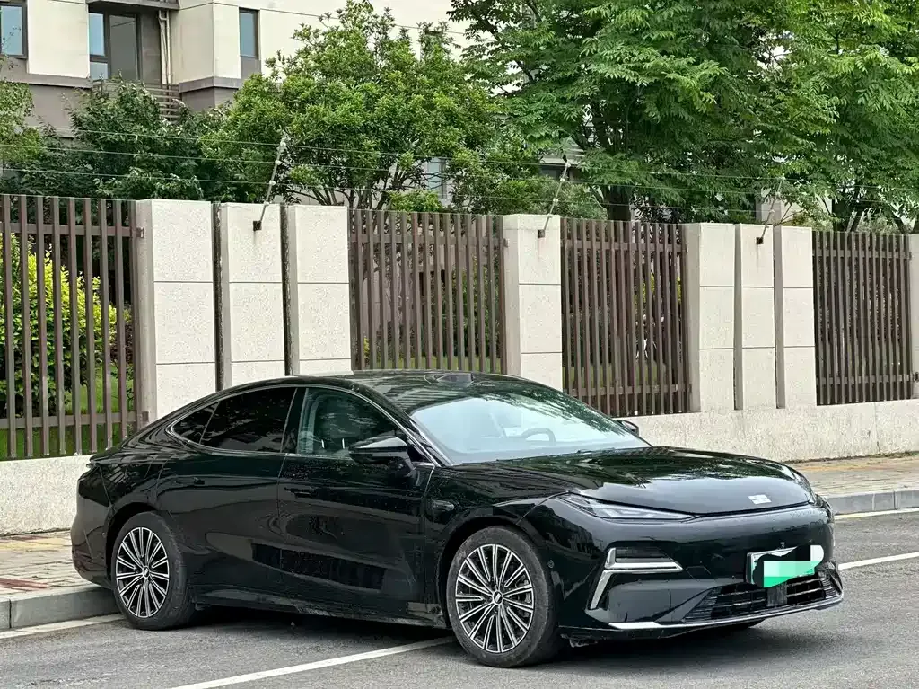 Geely Galaxy Xingyao 8 2025 из CN, фото 4