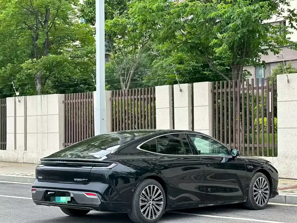 Geely Galaxy Xingyao 8 2025 из CN, фото 6