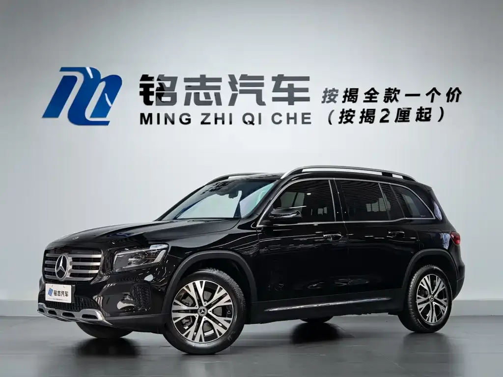 Mercedes-Benz GLB — фото 1