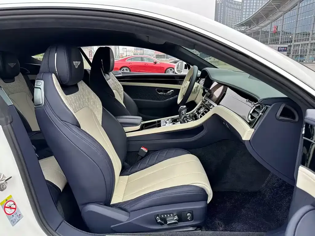 Bentley Continental 2022 из CN, фото 6