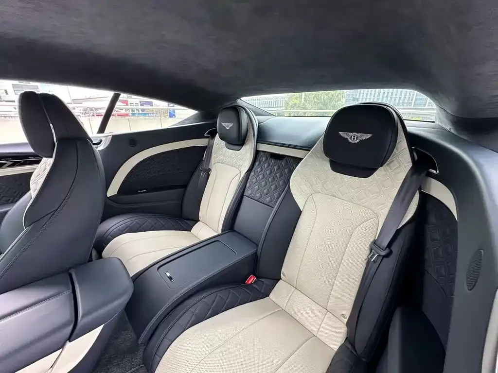 Bentley Continental 2022 из CN, фото 2