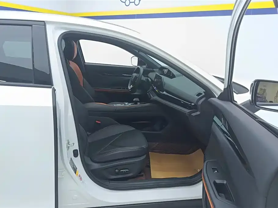 Changan UNI-V iDD 2023 из CN, фото 2
