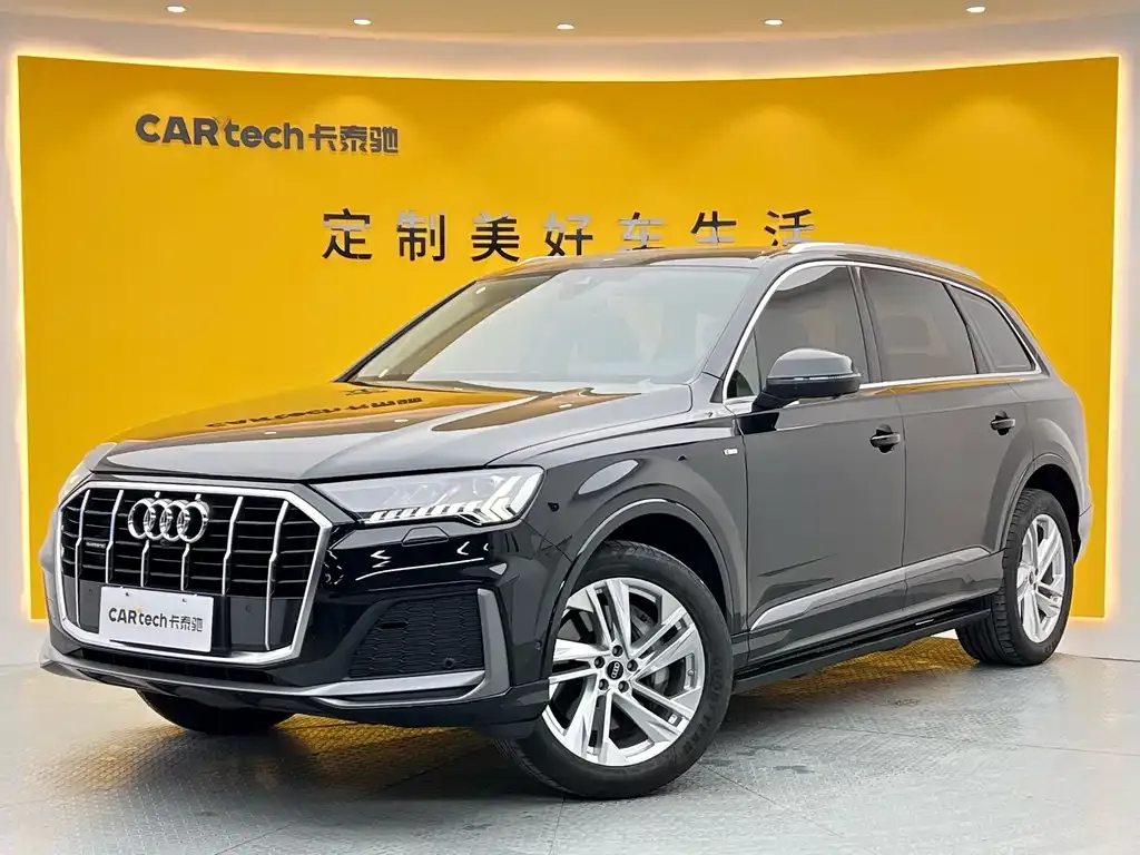 Audi Q7 — фото 1