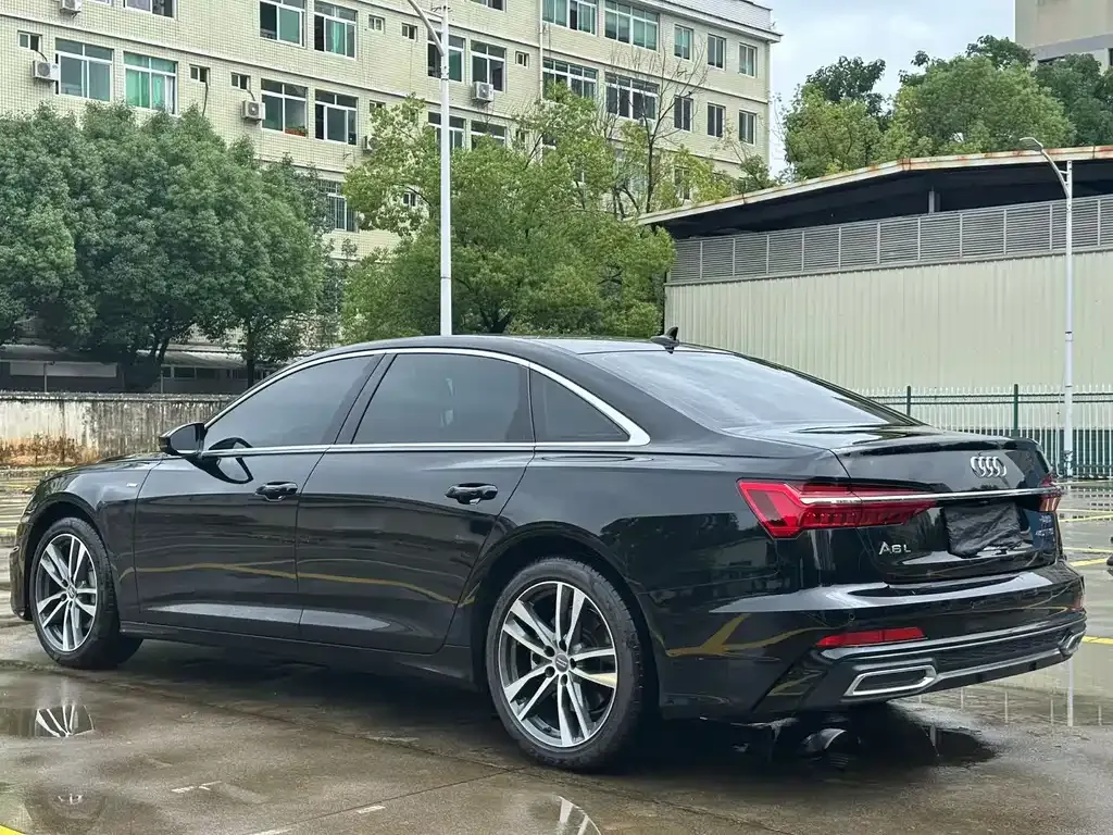 Audi A6L — фото 2