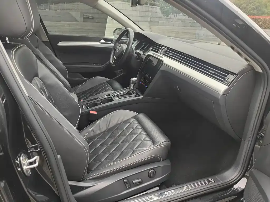 Volkswagen Magotan GTE PHEV 2022 из CN, фото 3