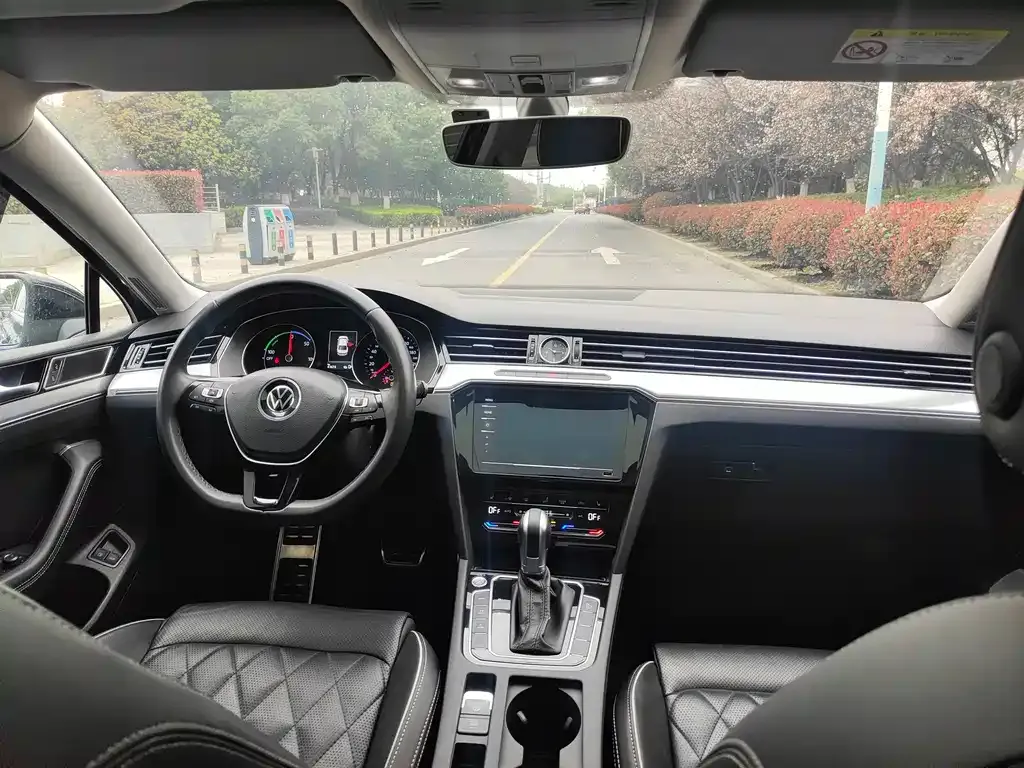 Volkswagen Magotan GTE PHEV 2022 из CN, фото 4