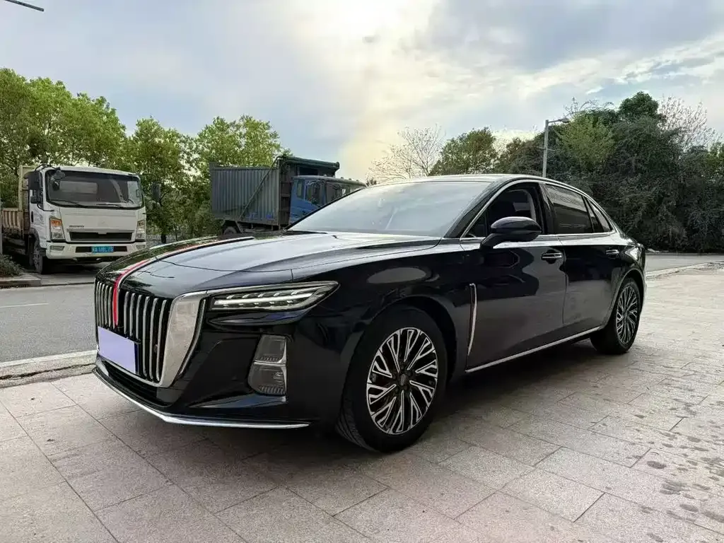 Hongqi H5 — фото 1