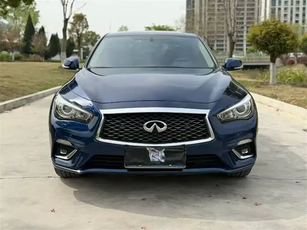 Infiniti Q50L
