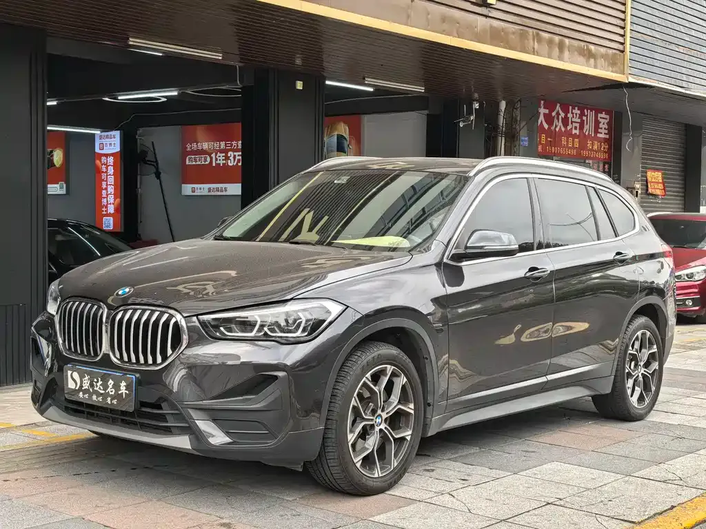 BMW X1 — фото 1