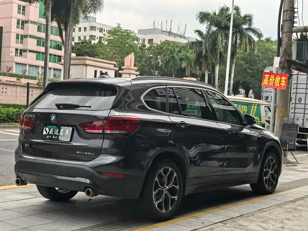 BMW X1 — фото 10