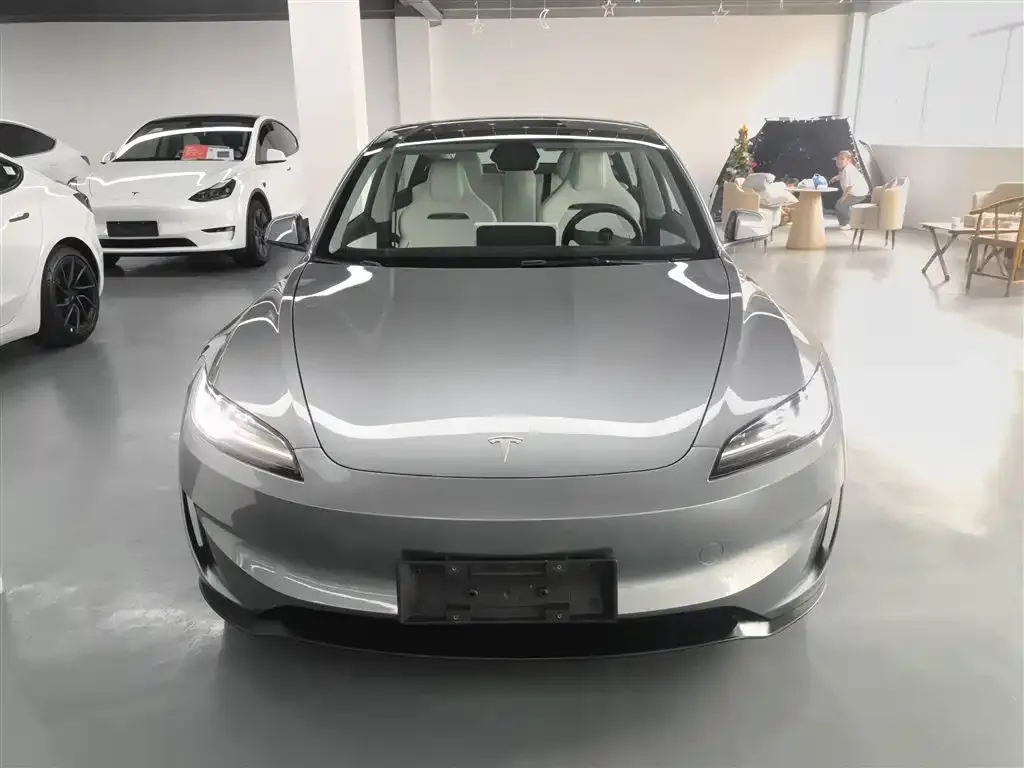 Tesla Model 3 — фото 10