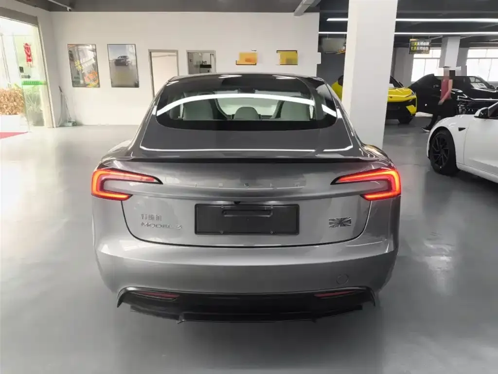 Tesla Model 3 — фото 4