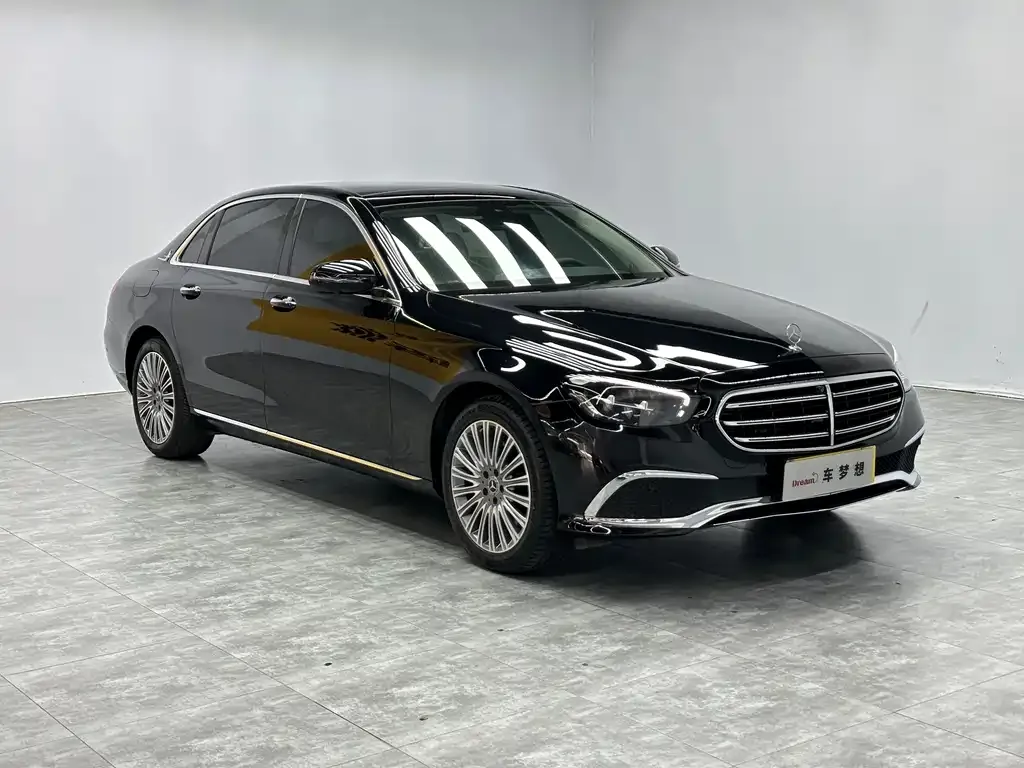 Mercedes-Benz E-Class — фото 9