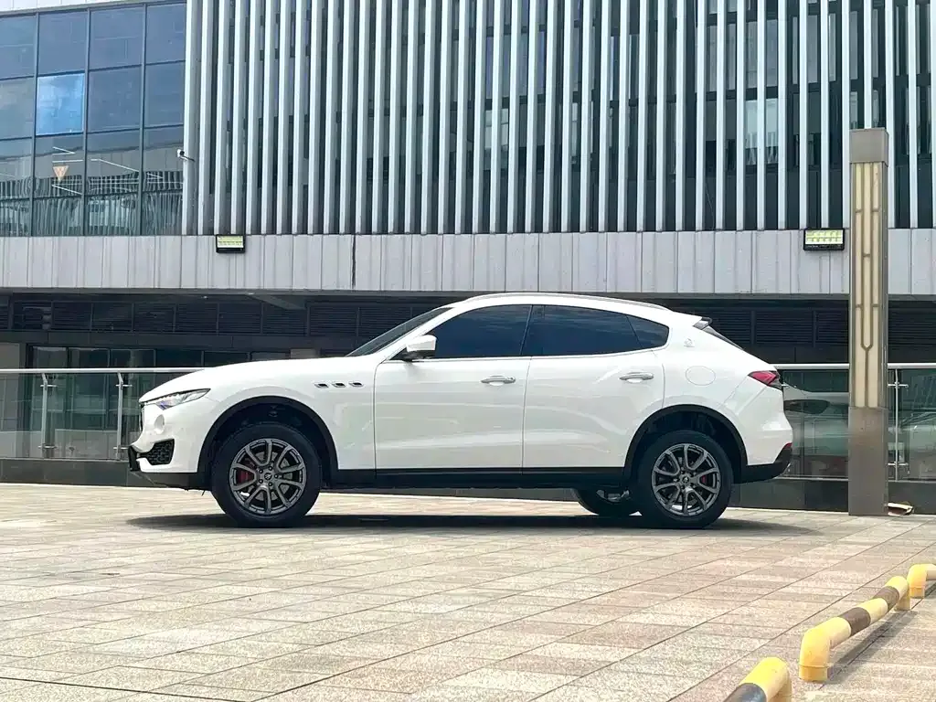 Maserati Levante — фото 8