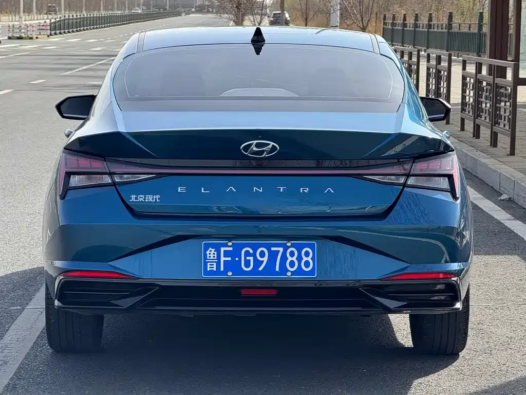 Hyundai Elantra — фото 8