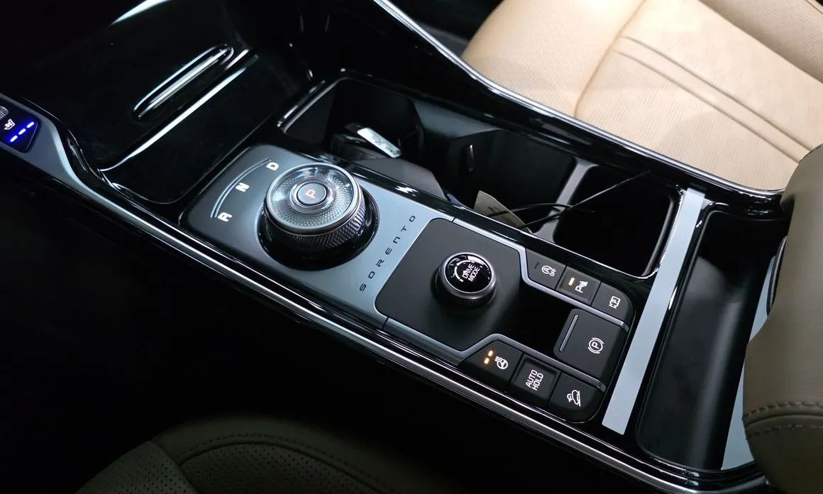 Kia Sorento — фото 7
