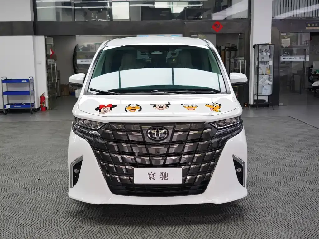 Toyota Alphard — фото 5