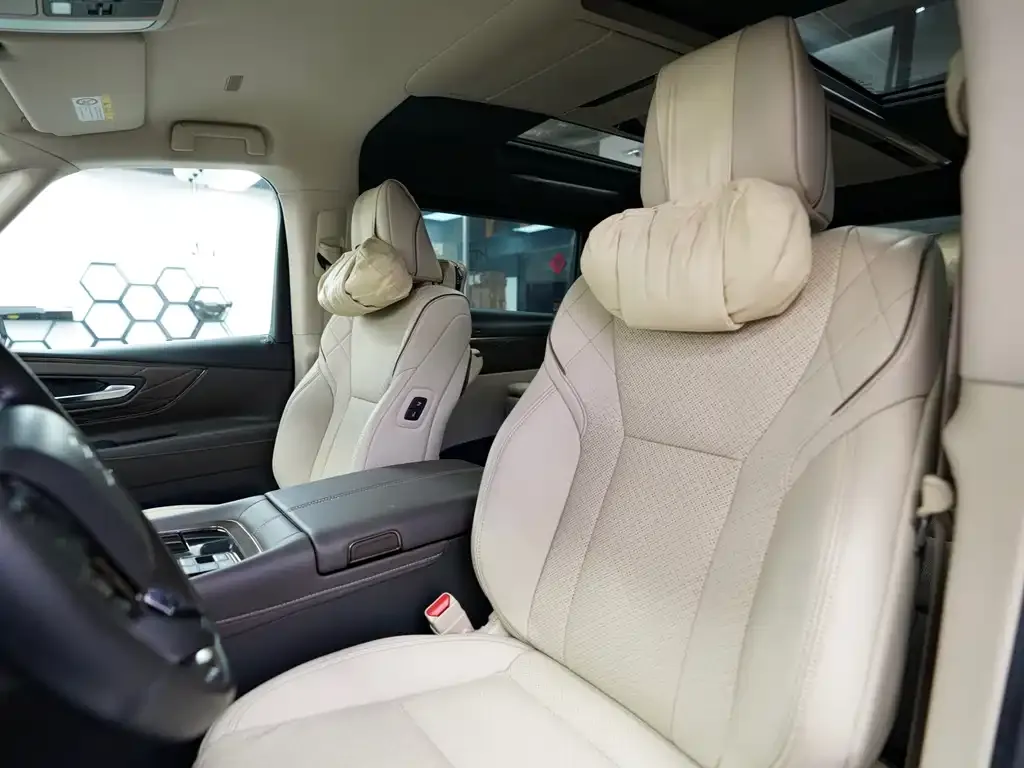 Toyota Alphard — фото 8