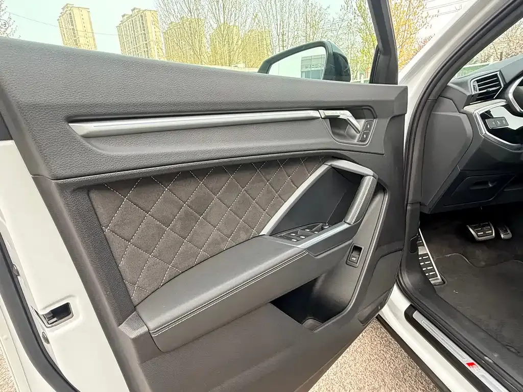 Audi Q3 Sportback — фото 6