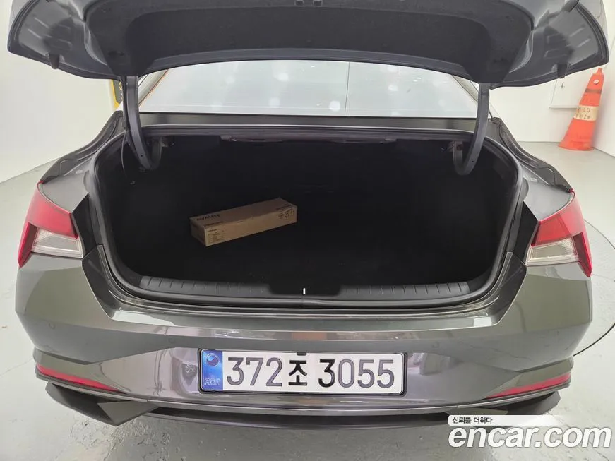 Hyundai AVANTE 2021 из KR, фото 2
