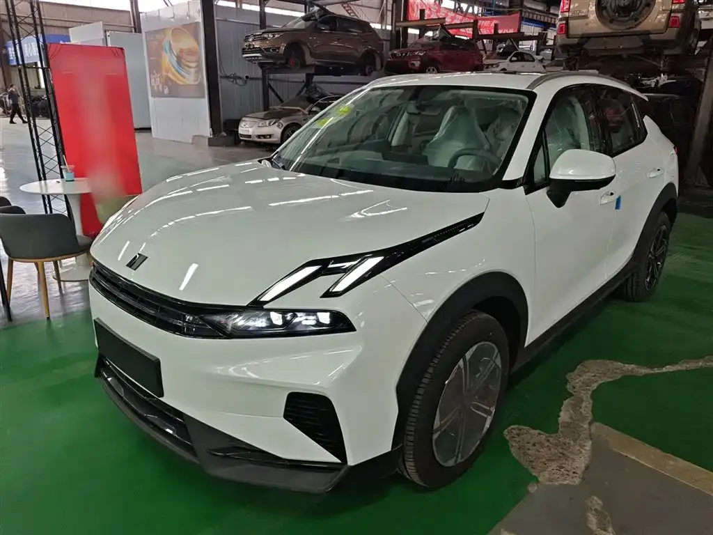 Lynk & Co 06 EM-P