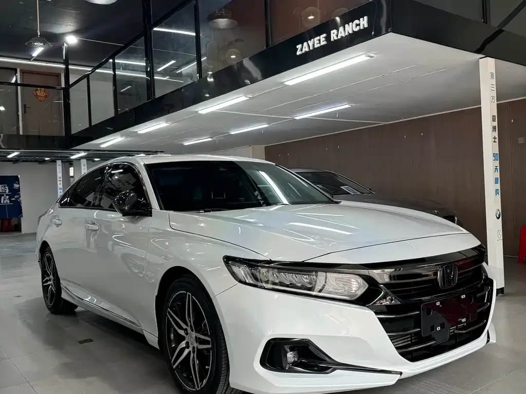 Honda Accord — фото 10
