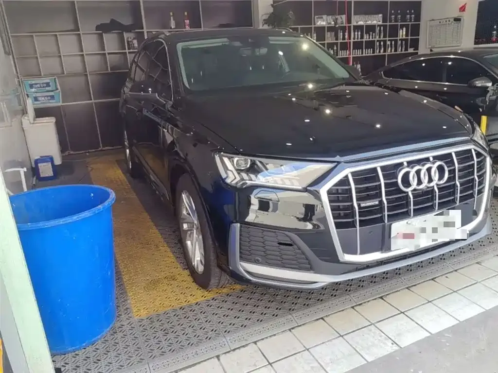 Audi Q7 — фото 10