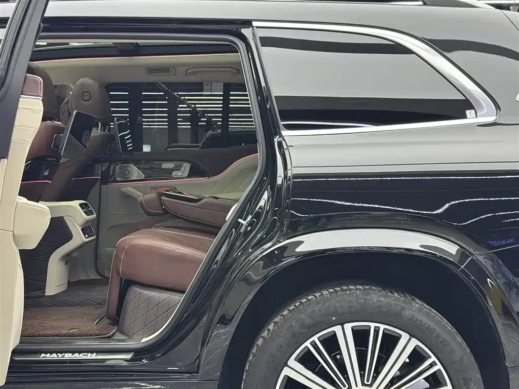 Mercedes-Benz GLS — фото 10