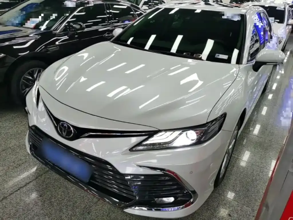 Toyota Camry — фото 4