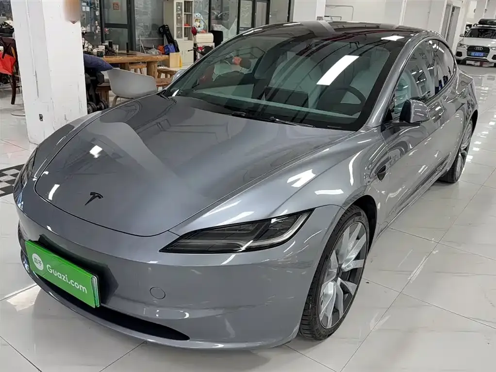 Tesla Model 3 — фото 1