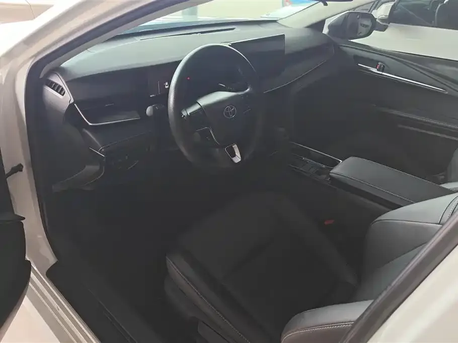 Toyota Camry 2024 из CN, фото 5