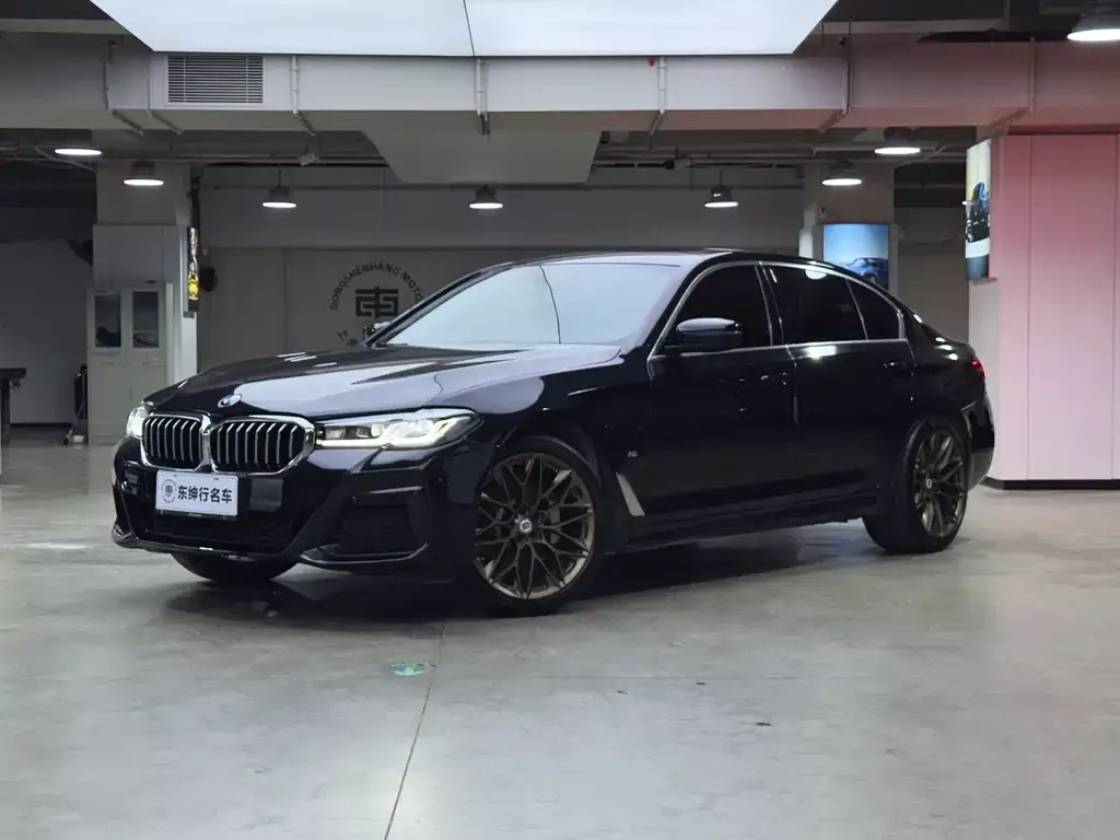BMW 5 Series — фото 1