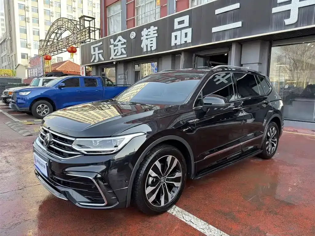 Volkswagen Tiguan L — фото 7
