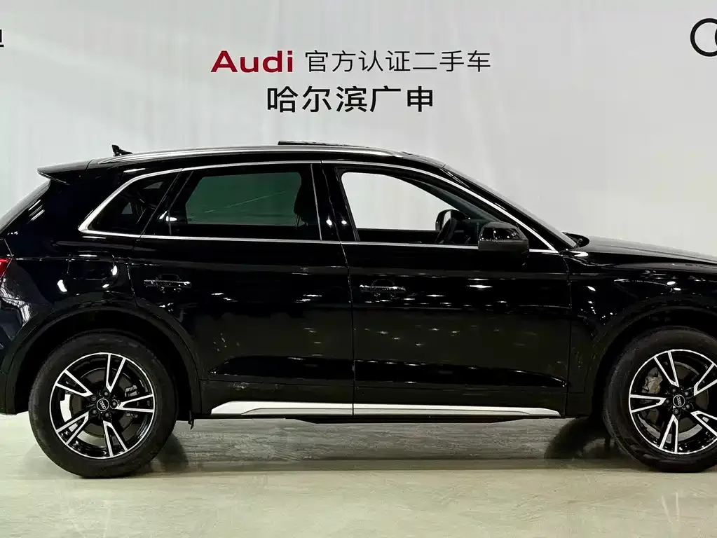 Audi Q5L — фото 5