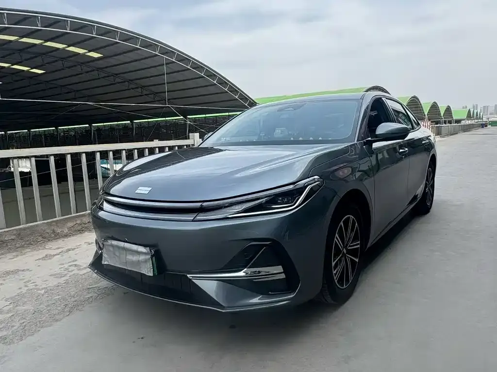 Geely Galaxy A7 — фото 1