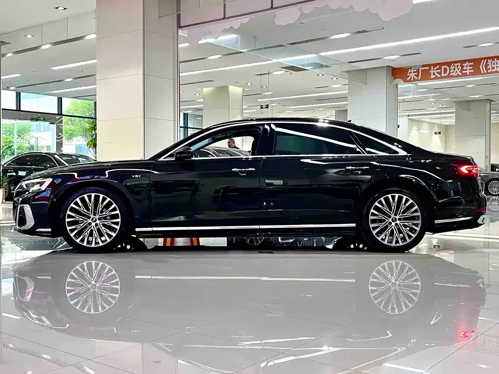 Audi A8 — фото 10