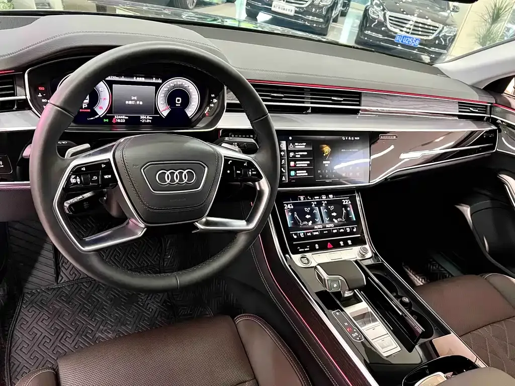 Audi A8 — фото 8