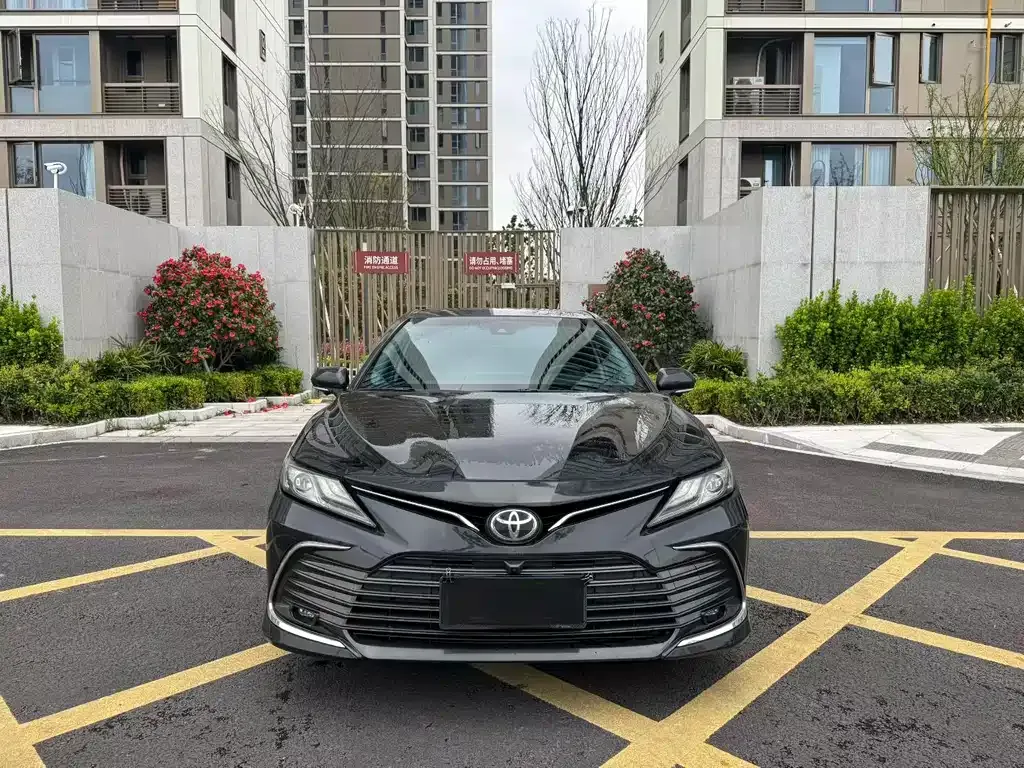 Toyota Camry — фото 9