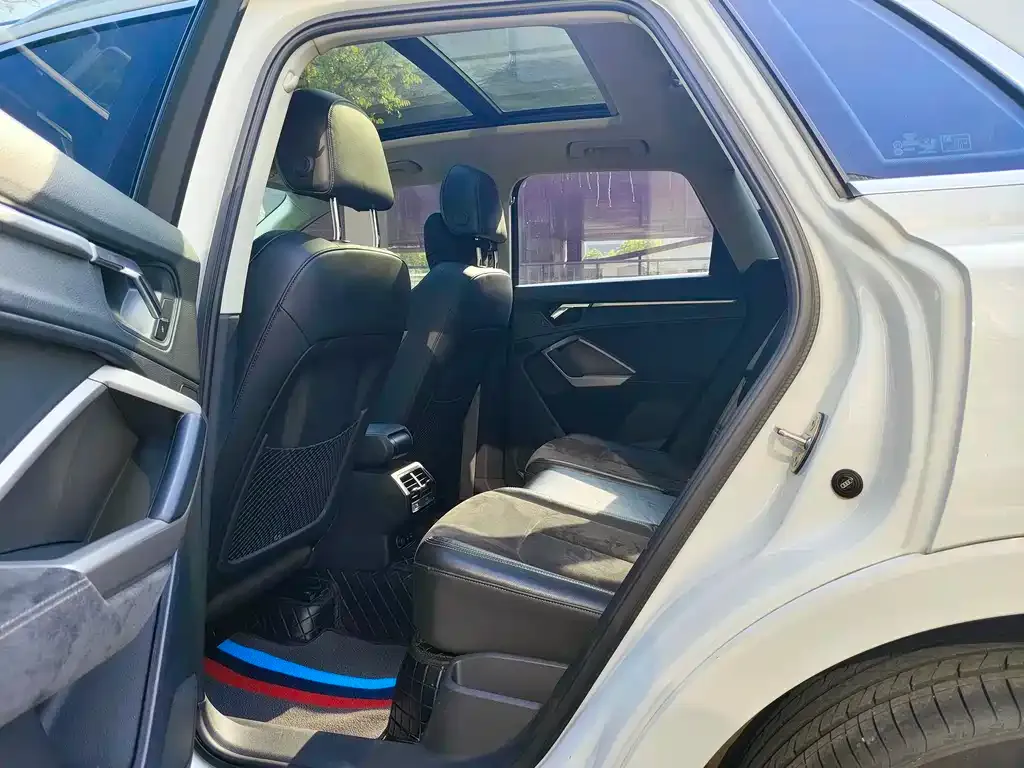 Audi Q3 2021 из CN, фото 3