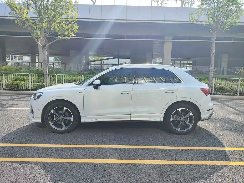 Audi Q3 2021 из CN, фото 5