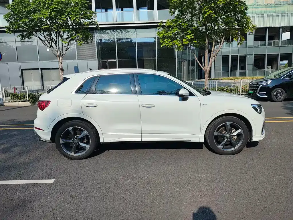 Audi Q3 2021 из CN, фото 9
