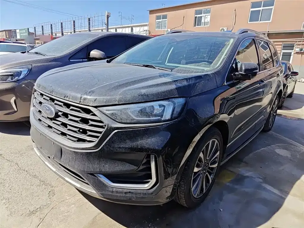 Ford Edge — фото 1