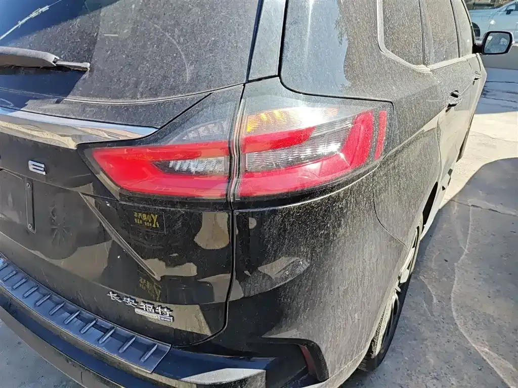 Ford Edge — фото 10